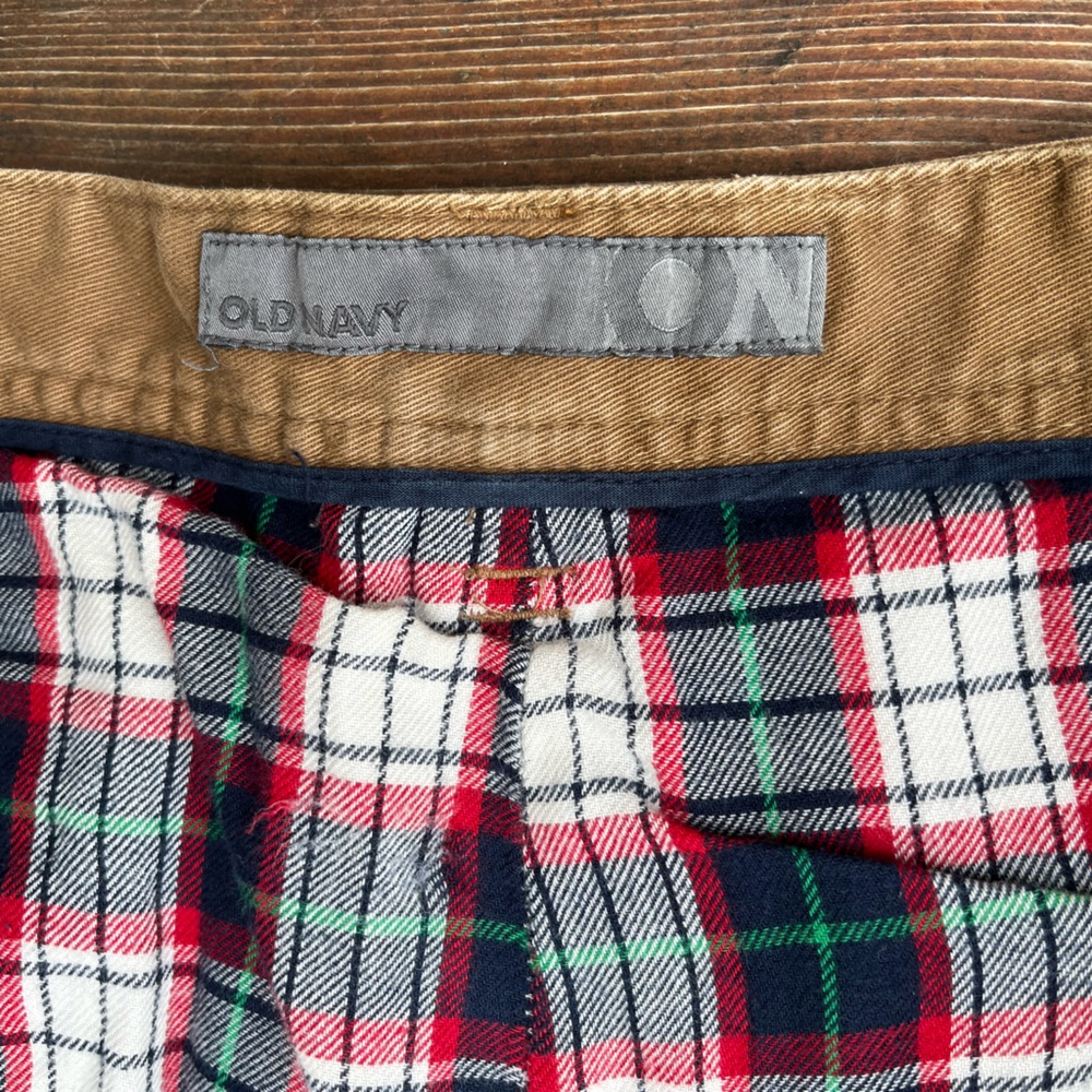Mens OLD NAVY lined cargo pants.